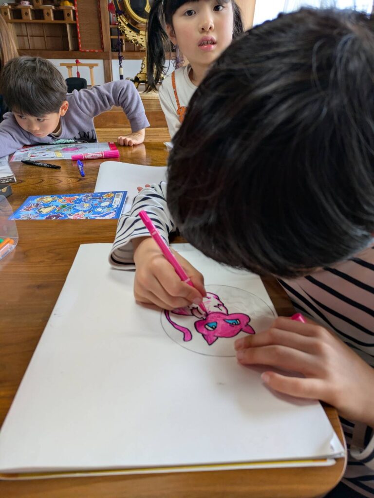 【2026年3月】富士市の子ども食堂「うちっち」活動報告フォトギャラリー​：オリジナルキーホルダー作り